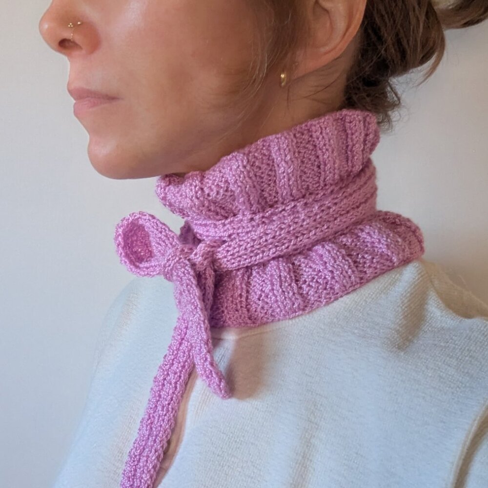 🎀 Hand-Knitted Ruffle Choker Collar – Orchid Pink Poetcore Victorian Academia - Picture 4 of 14